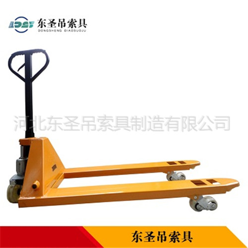 10噸手動(dòng)叉車會(huì)生銹嗎？--河北東圣吊索具制造有限公司--手動(dòng)叉車|液壓堆高車|石材夾具|小型攪拌機(jī)